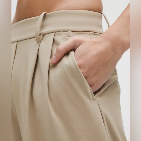 Lululemon Pleat-Front High-Rise Trousers – Regular Fit - Picture 4 of 10